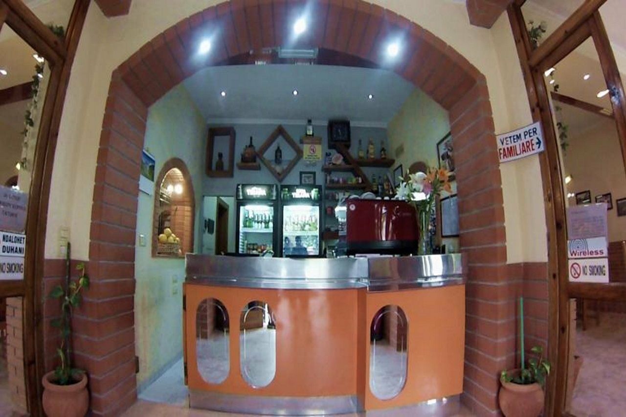 Hotel 4 Stinet Wlora Zewnętrze zdjęcie