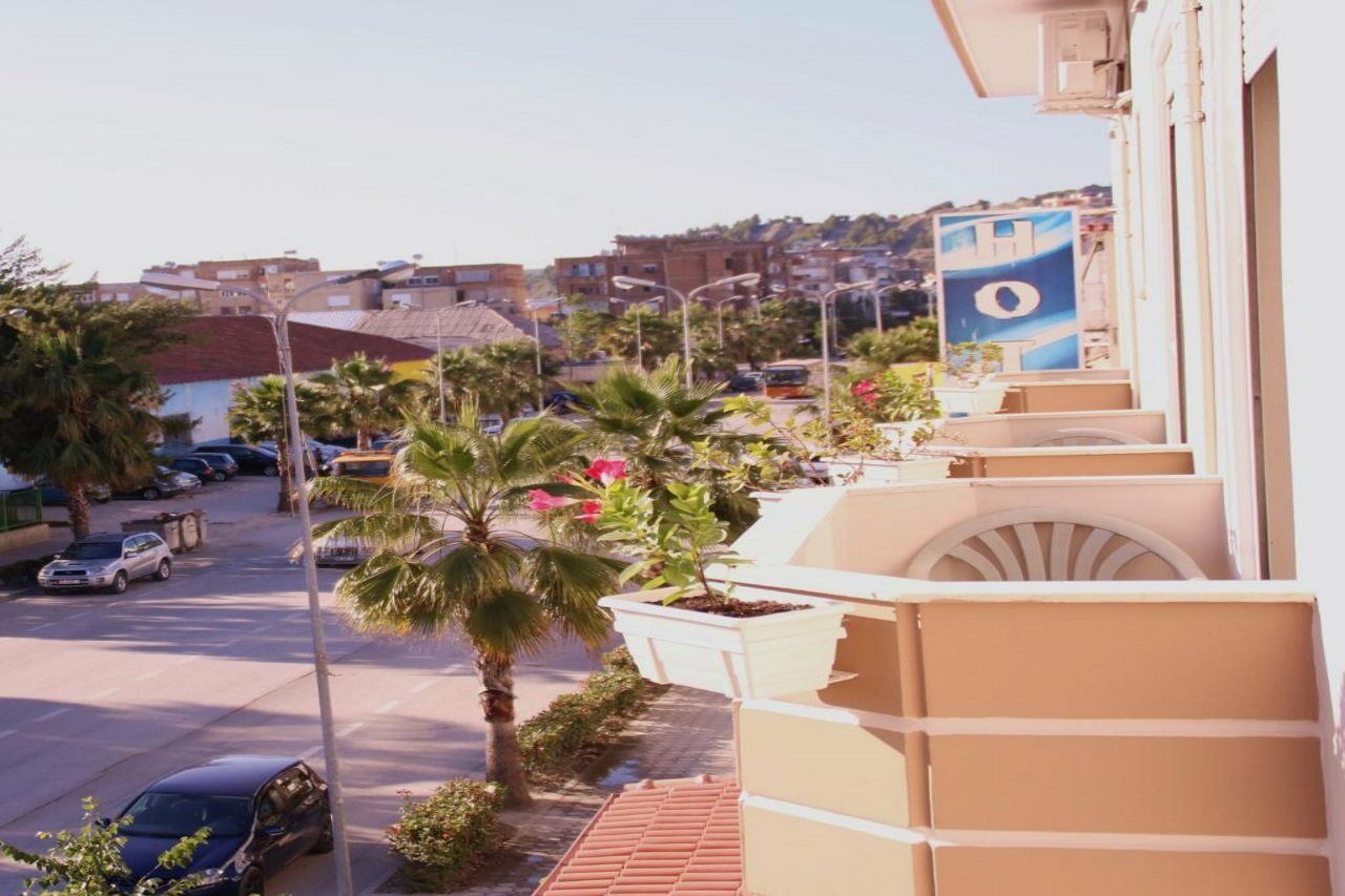 Hotel 4 Stinet Wlora Zewnętrze zdjęcie