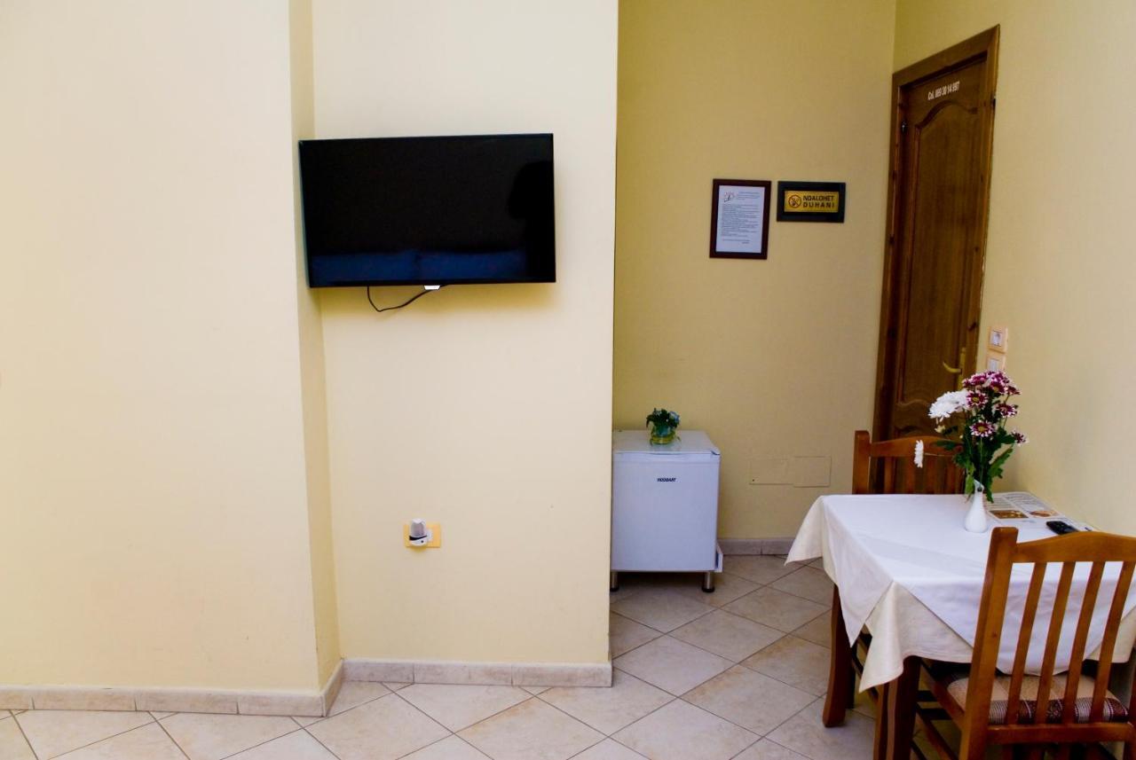 Hotel 4 Stinet Wlora Zewnętrze zdjęcie