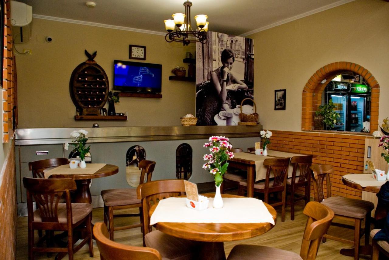 Hotel 4 Stinet Wlora Zewnętrze zdjęcie